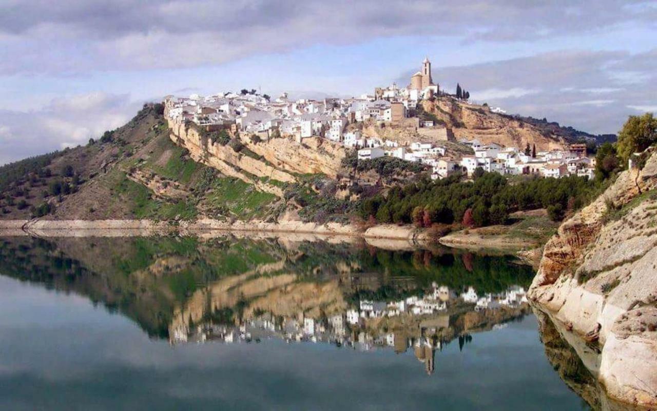Cortijo De La Cruz Villa Iznájar Екстериор снимка
